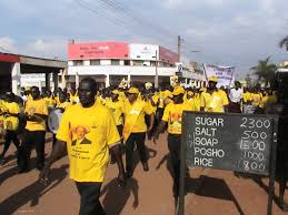 Amama Mbabazi agobwe  NRM.