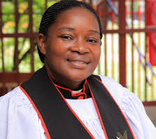 Rev. omukyala agenda kuweebwa obw pulovositi