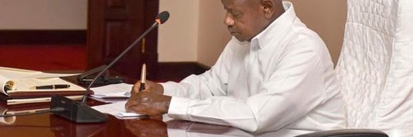 Museveni atadde omukono ku Tteeka elikangula Abasiyazi
