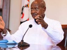 Museveni asabye abasomesa okulekeeraawo okumuteeka ku Puleesa némisaala