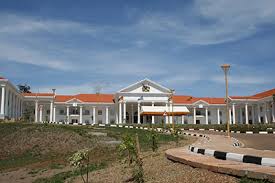 Abavubuka ba NRM baakusimba kasooli okwolekera Entebbe